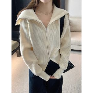 Thick Design Idle Style Sweater Coat - Image 8