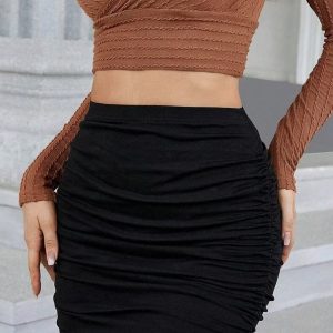 Women's Solid Color Tight Pleated Skirt Sexy Short Skirt - Image 3